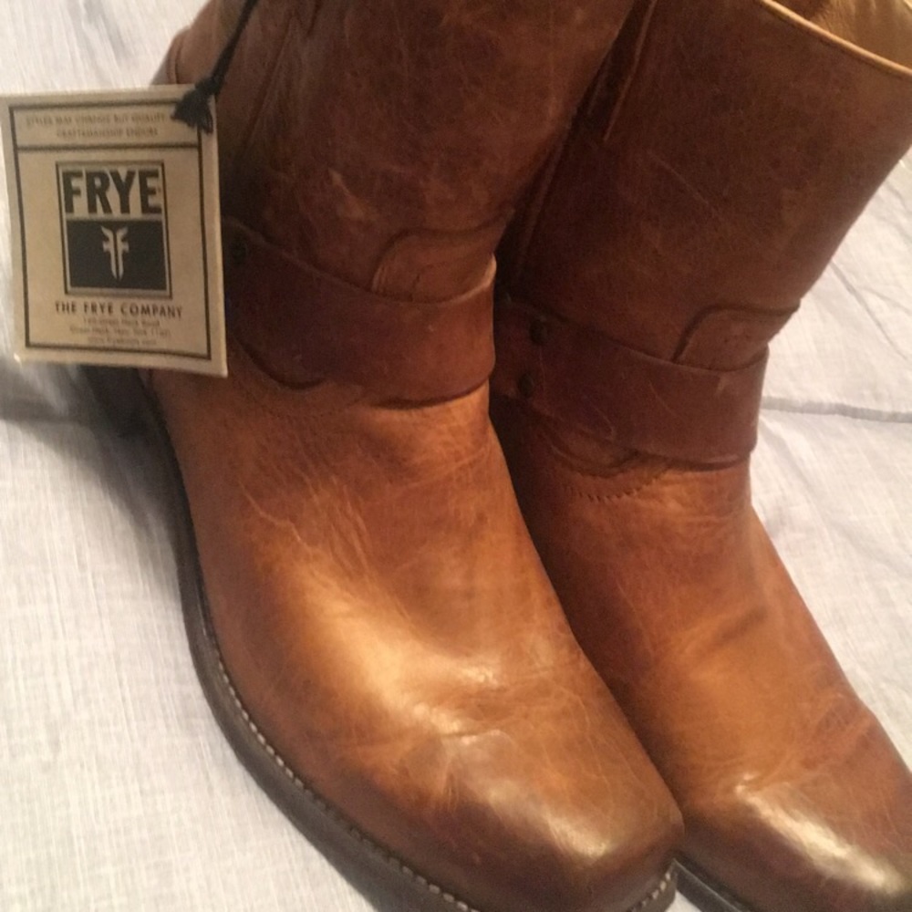 Frye size 11.5